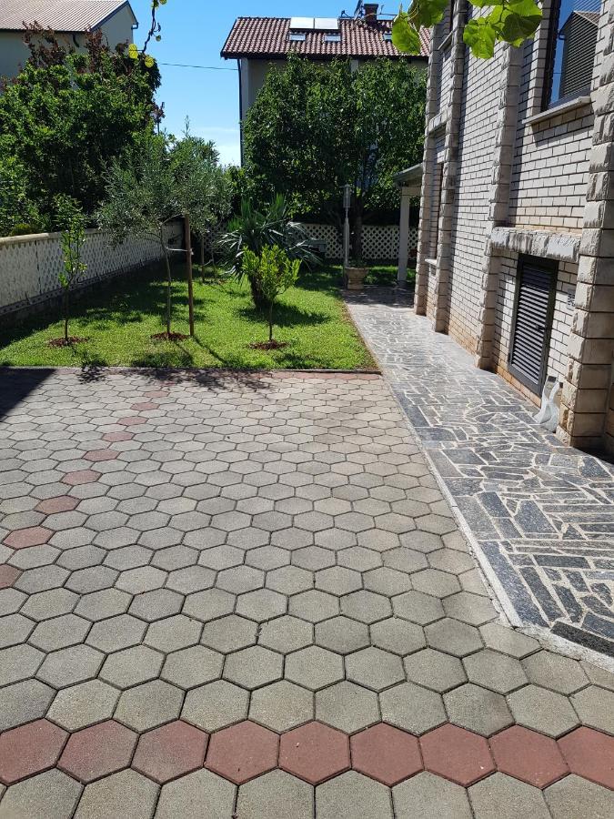 Zino Apartment Umag Bagian luar foto